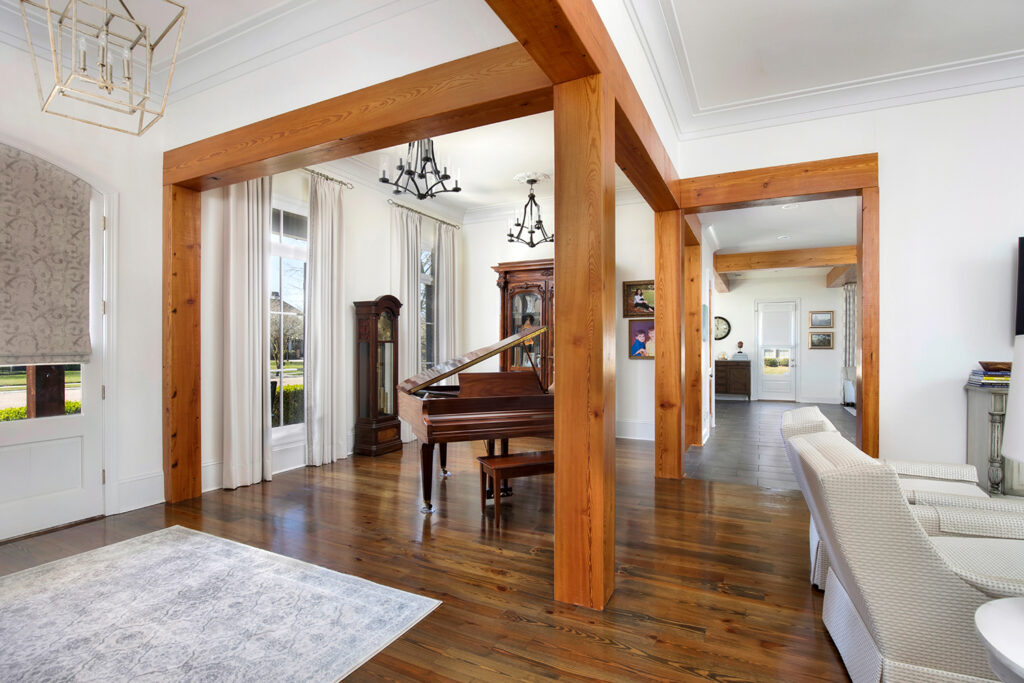 OD-Calandro_010_COLOR reclaimed pine box beams and posts